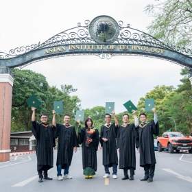 Lễ tốt nghiệp lần thứ 142 của Viện Công nghệ Châu Á (AIT) Lễ tốt nghiệp lần thứ 142 của Viện Công nghệ Châu Á (AIT)
